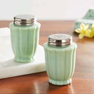 The Pioneer Woman Jade Timeless Beauty Salt & Pepper Shaker Set